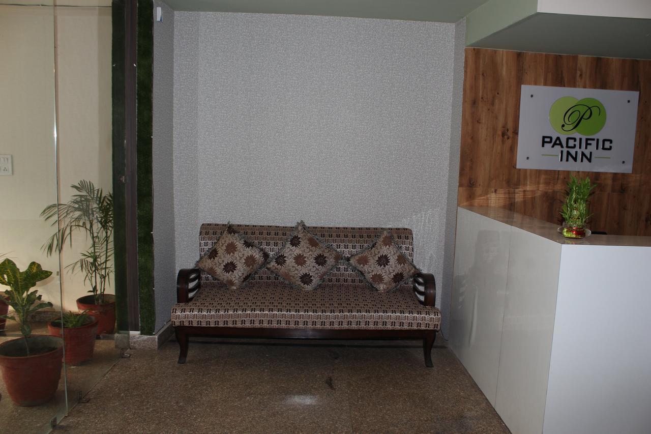Pacific Inn Eco Central Gurgaon Bagian luar foto
